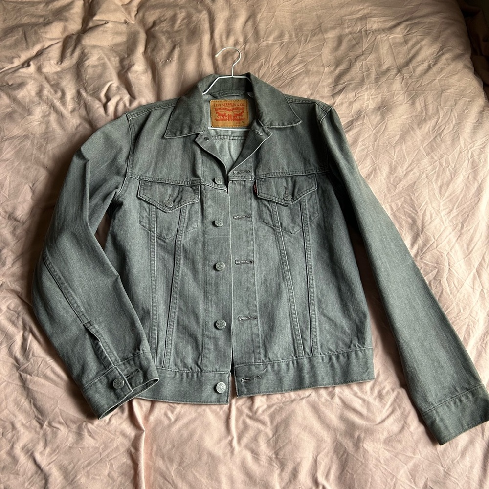 Women’s Levi’s gray denim jacket size S